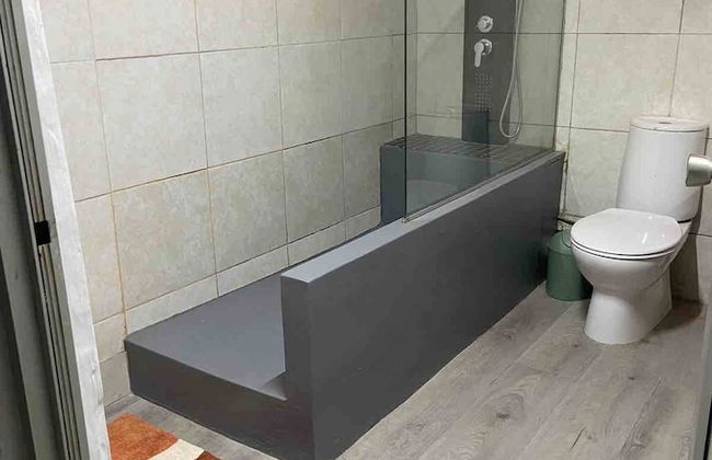 Lavish Camps Bay Pool Side Apartment - Photo 12