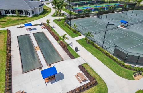 Third-Floor National Golf Course Condo 3BR 2BA, Full Amenities & Ave Maria Access - Photo 48