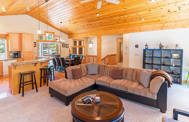 Cedar Chateau w/ Game Room & HOA Access! - Foto 10