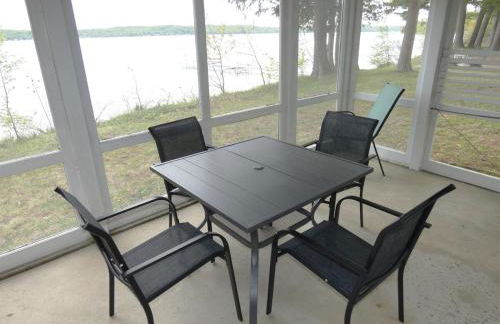 Classic Lake Home on Torch Lake - Foto 5