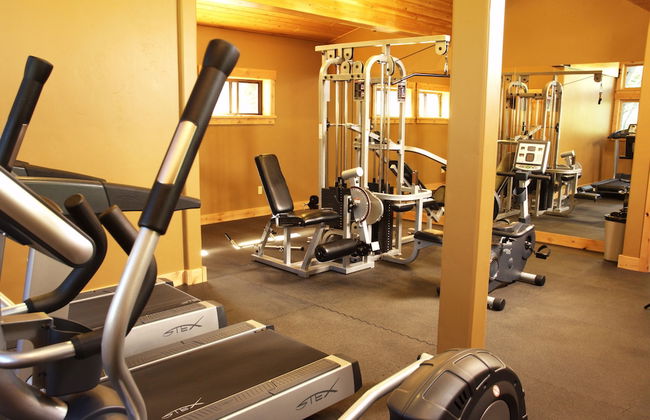 Olympic Village Inn - Photo 32