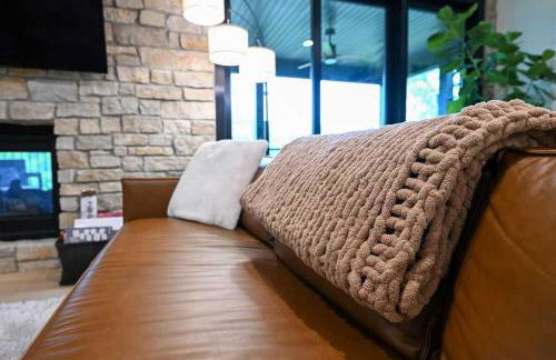 6BR Sand Valley Lodge with Hot Tub Bar & Putting Green - Foto 38