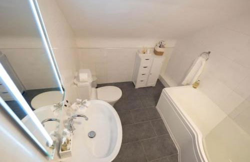 Spacious Two Bed Central Sunniside Penthouse Apartment - Foto 41