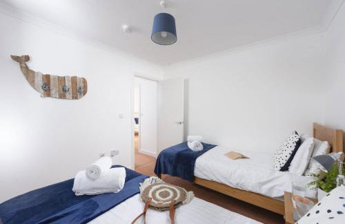 Waterfront House - Photo 35