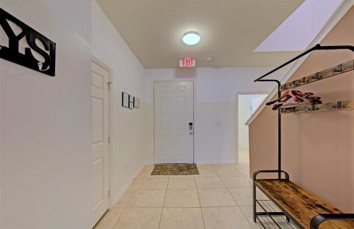 4 Bedroom SunHaven Townhouse with Pool Near Disney - Foto 18