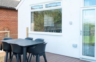 Clifftop Coastal Retreat - Accessible Pet Friendly Sea View - Sleeps 8 - Perfect for Contractors and Long Stays - Foto 25