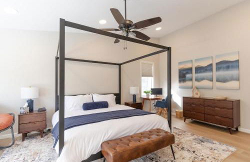 Large Luxury Home with Media Room and Game Room - 10 mins to Campus & Stadium - Foto 3