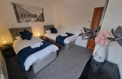 Cute Cottage in Egham Heathrow- 7 Guests 3 bedrooms - Foto 10