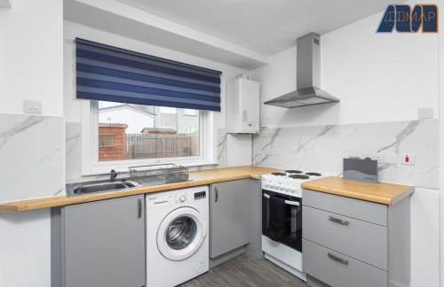 Modern 3 Bed Home in Bathgate with Garden - Photo 27