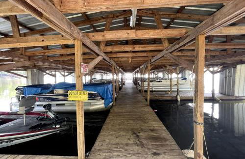 Incredible Lakefront Cabin for a Wonderful Family Adventure in Nature in Hemphill, Texas - Foto 25