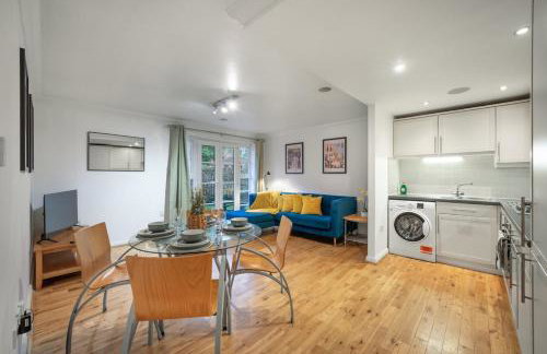 Bishops Stortford 2 Bed Flat - Free Parking - STN - Foto 2