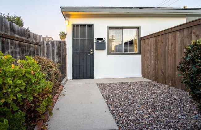 Live Like a Local - Studio With Huge Backyard - Foto 16