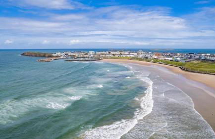 Port Central Apt with Terrace - Golf Terrace 1 - Foto 32