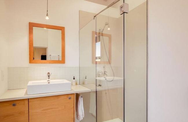 Immaculate Camps Bay Villa w Jacuzzi Views Pool Villa Grenache - Photo 17