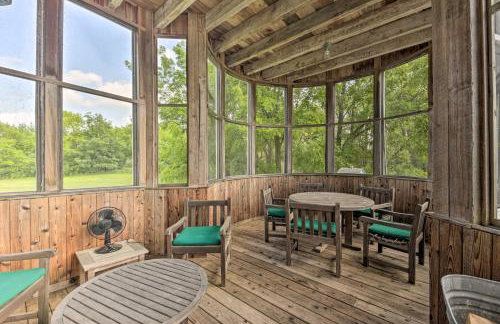 Luxe Barndominium with Home Gym, Theater, and More! - Foto 2