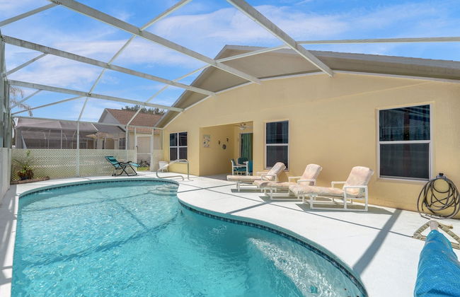 Upstay - Family Home w Private Pool and Games - Photo 7