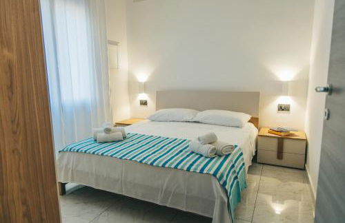 Chloe Rooms - Photo 16