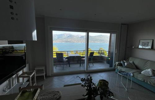 New Cozy Stay with Lakeview - Photo 32