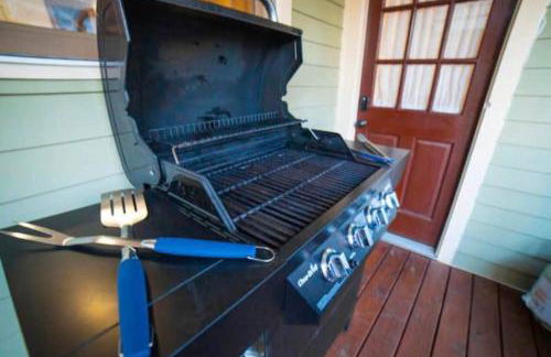 Vibrant Trendy Two Bedroom Home Near Marathon Village - Foto 43