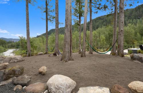 Riverside Retreat - Photo 60