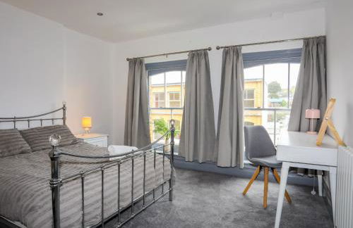 Harbourside Apartment - Photo 17