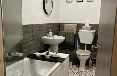 1 Bed Apartment Marple with Work Space - Foto 23