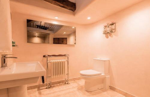 Snow Cottage laid back style with footpaths to a great Macro Brewery Pub - Foto 15