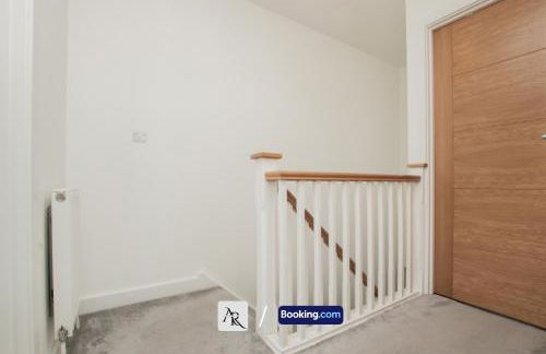 2 Bedroom House By AR Properties Short Lets & Serviced Accommodation Colchester with Garden - Foto 14