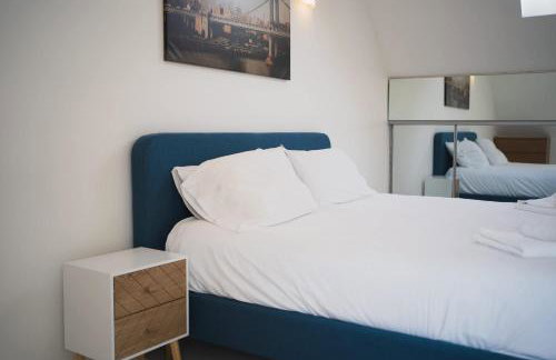 Comfortable 3 Bedroom Home w Garden and Parking - Foto 13