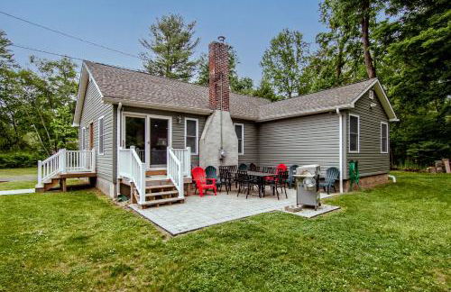 Cabin by the Creek with private creek access - Foto 23