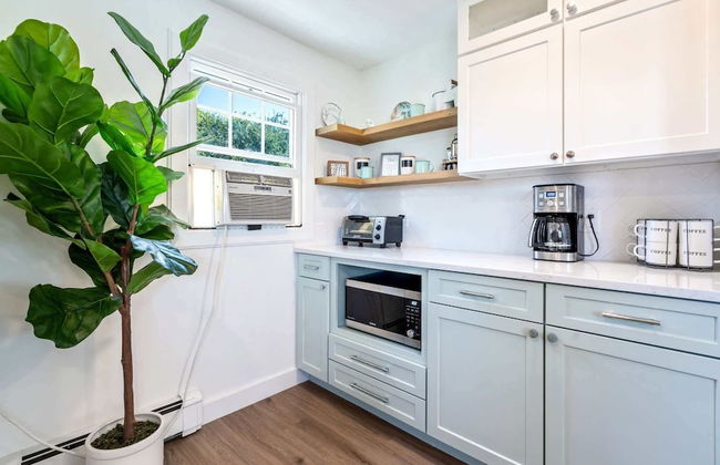 Beachwood Getaway Sleeps 10! - Photo 16