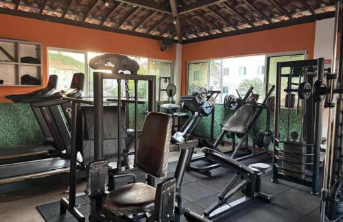 Apartamento 100 metros da praia com piscina - Foto 26