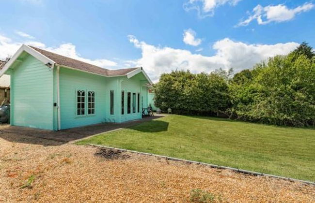 Host Stay Violet Lodge - Photo 14