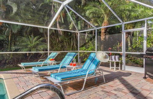 Spacious 3 Bed 3 Bath Pool Home in Naples - Photo 5