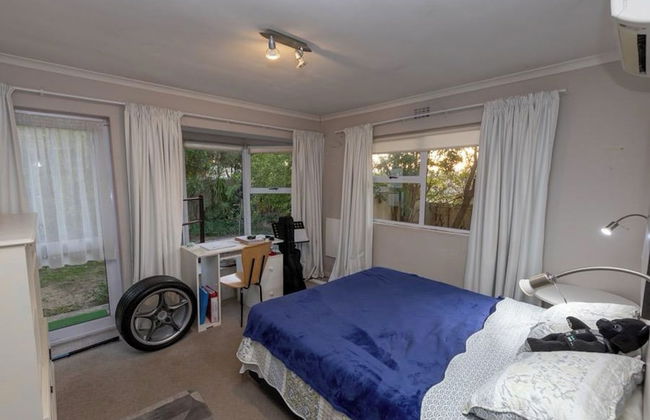 3 Bedroom Part House in the Scenic Durbanville Wine Lands Area, Holiday Facility - Photo 3