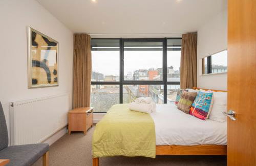 Bright Spacious Modern 5th flr City Oasis-Sleeps 6 - Pass the Keys - Foto 27