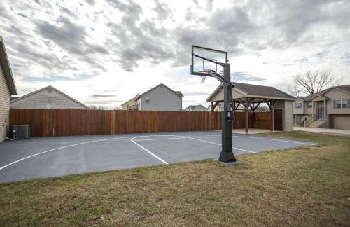 Tiny Home with Hot Tub Near Ft Leonard Wood! - Foto 34