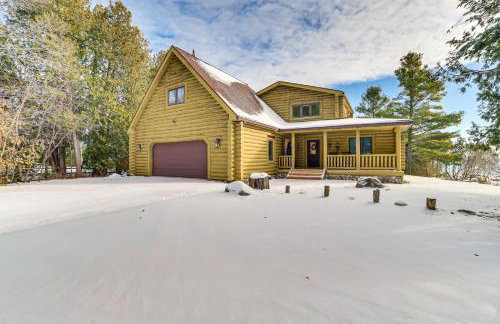 On-Site Trails and Private Beach! Lake Huron Retreat - Foto 37