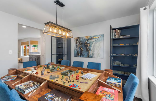 Goblin's D&D House Cinema Board Games - Photo 49