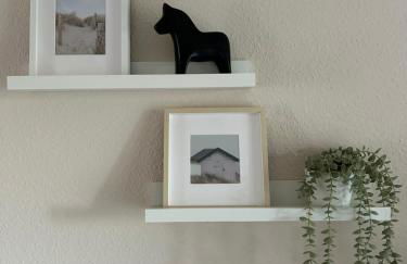 Klamar Ferienwohnung Monteur Wohnzimmer Esszimmer 1 Schlafzimmer Küche Diele Bad in Erftstadt Niederberg - Foto 13