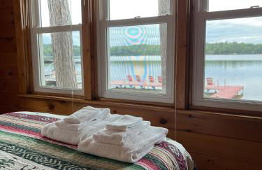 Charming Cedaroma 3 Lakefront amazing views - Photo 1