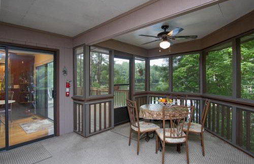 Connestee Lakefront Retreat · Lakefront Retreat in Connestee Fal - Foto 11