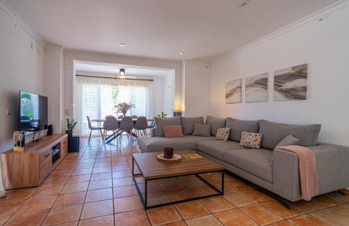 Casa familiar junto al lago con zona de juegos, cine y BBQ - Foto 6
