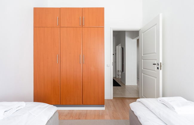 Historical 3BR Downtown Apartment with Sauna - Foto 2