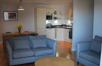 For the Shore, Fistral Beach Newquay - 2 Bed 2 bath - Private Parking with garage for 2 vehicles - Foto 3