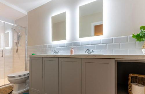 Brand New Riverside Apartment - Foto 8