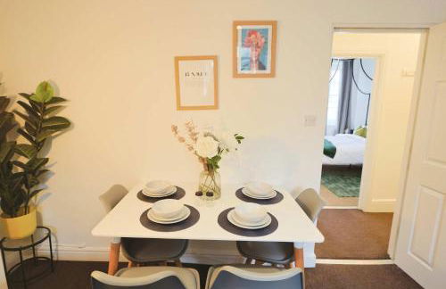 Two bedroom flat in St Michael's Hill - Photo 6