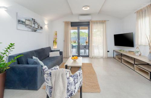 Moderne Villa mit Privatpool, Meerblick, Babybett, BBQ, klimatisierte Schlafzimmer - perfekt zum Biken - Photo 14