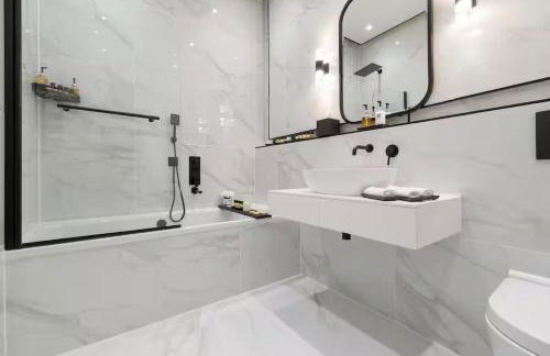 Family Small group - Parking - WiFi - Sleeps 6 - Foto 7