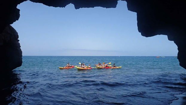 Kayak y snorkel en las cuevas de Taurito - Foto 3